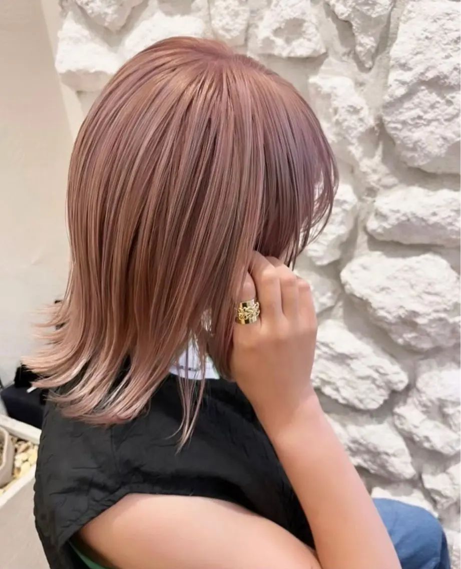 ミディアム 外ハネヘア オヤマ アキラのヘアスタイル