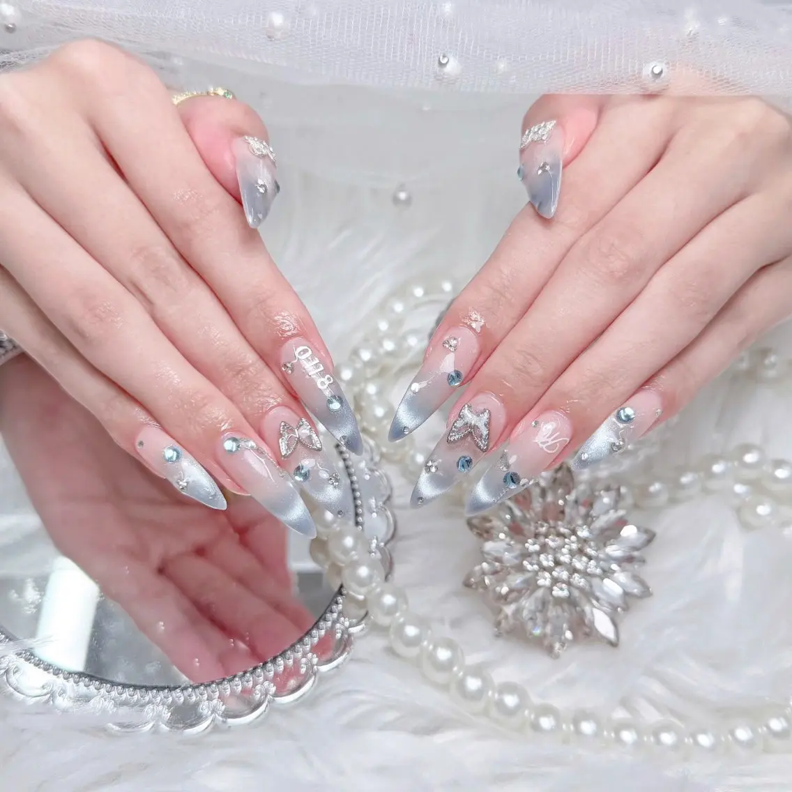 ネイル アートネイル ジェルネイル キラキラネイル 韓国ネイル ロングネイル ハンドネイル Nova Nailのネイルデザイン