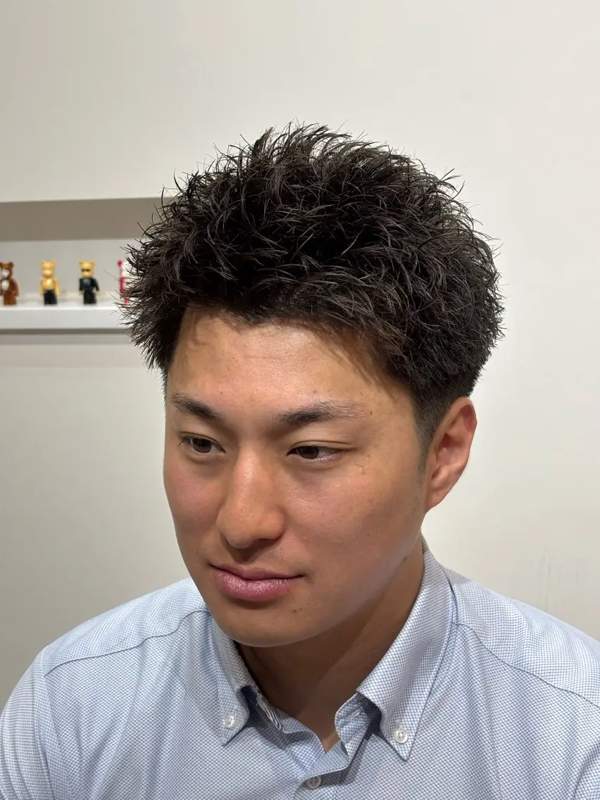 ショート メンズ アップバング メンズショート スパイキーショート ショートヘア カット トリートメント 【店長】メンズ職人 短髪　ハイトーン🔥のヘアスタイル