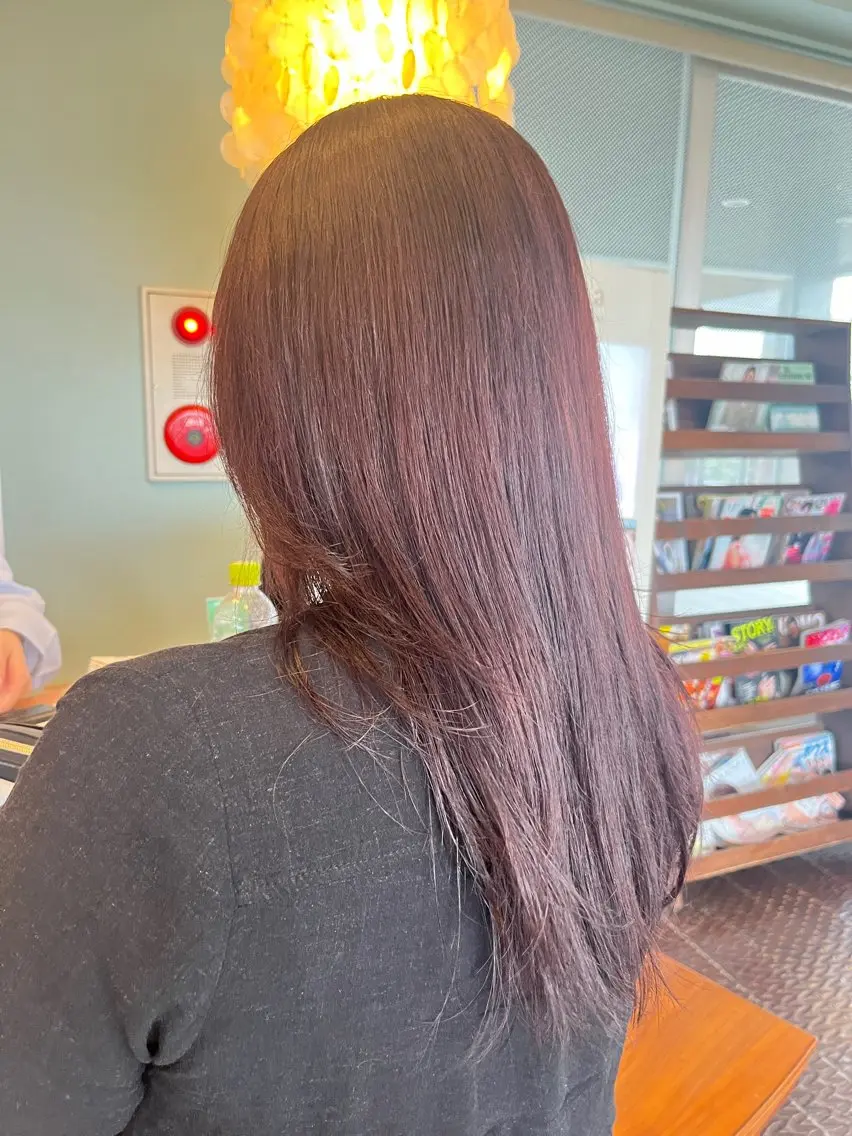 ロング パープルカラー 長南 やよいのヘアスタイル