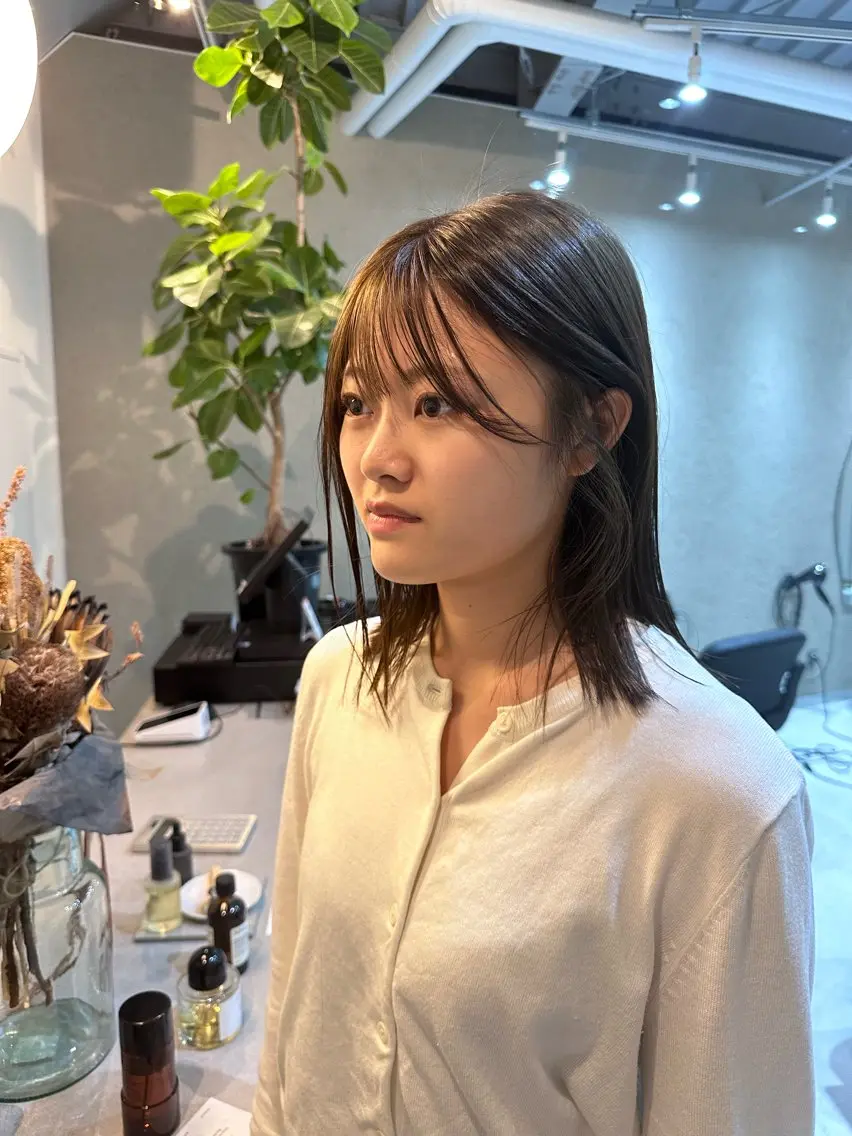 ミディアム カラー Shiro RENのヘアスタイル