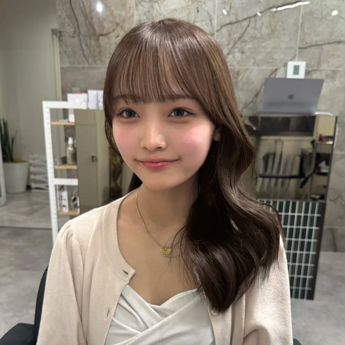ミディアム カラー カット ヘアカラー トリートメント 🎀レイヤー×透明感 ×髪質改善🎀米田のヘアスタイル