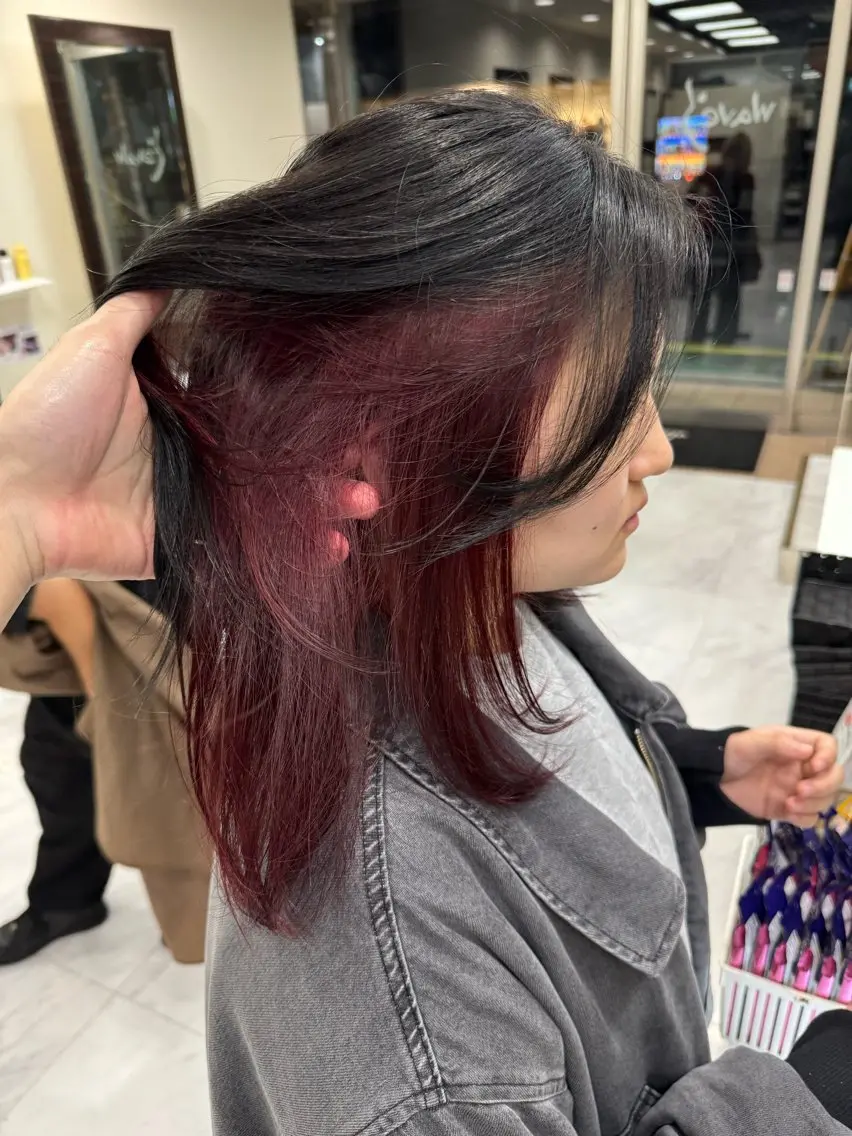 セミロング カラー ヘアアレンジ 切りっぱなしボブ ミストバング ブリーチ デザインカラー ダブルカラー カット ヘアカラー トリートメント 目黒 碧人のヘアスタイル