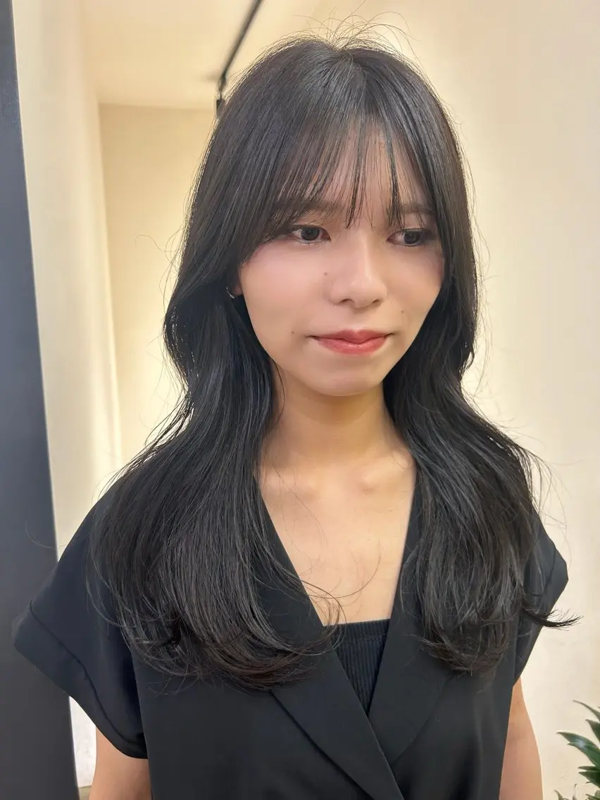 ロング カラー ブリーチ 透明感カラー ブリーチなしカラー オリーブグレー hubhair レイヤー/透明感のヘアスタイル
