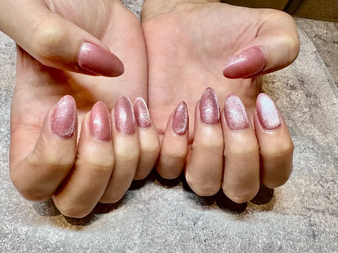 ネイル キラキラネイル マグネットネイル ピンク ハンドネイル NISHIOKA FUKUMIのネイルデザイン