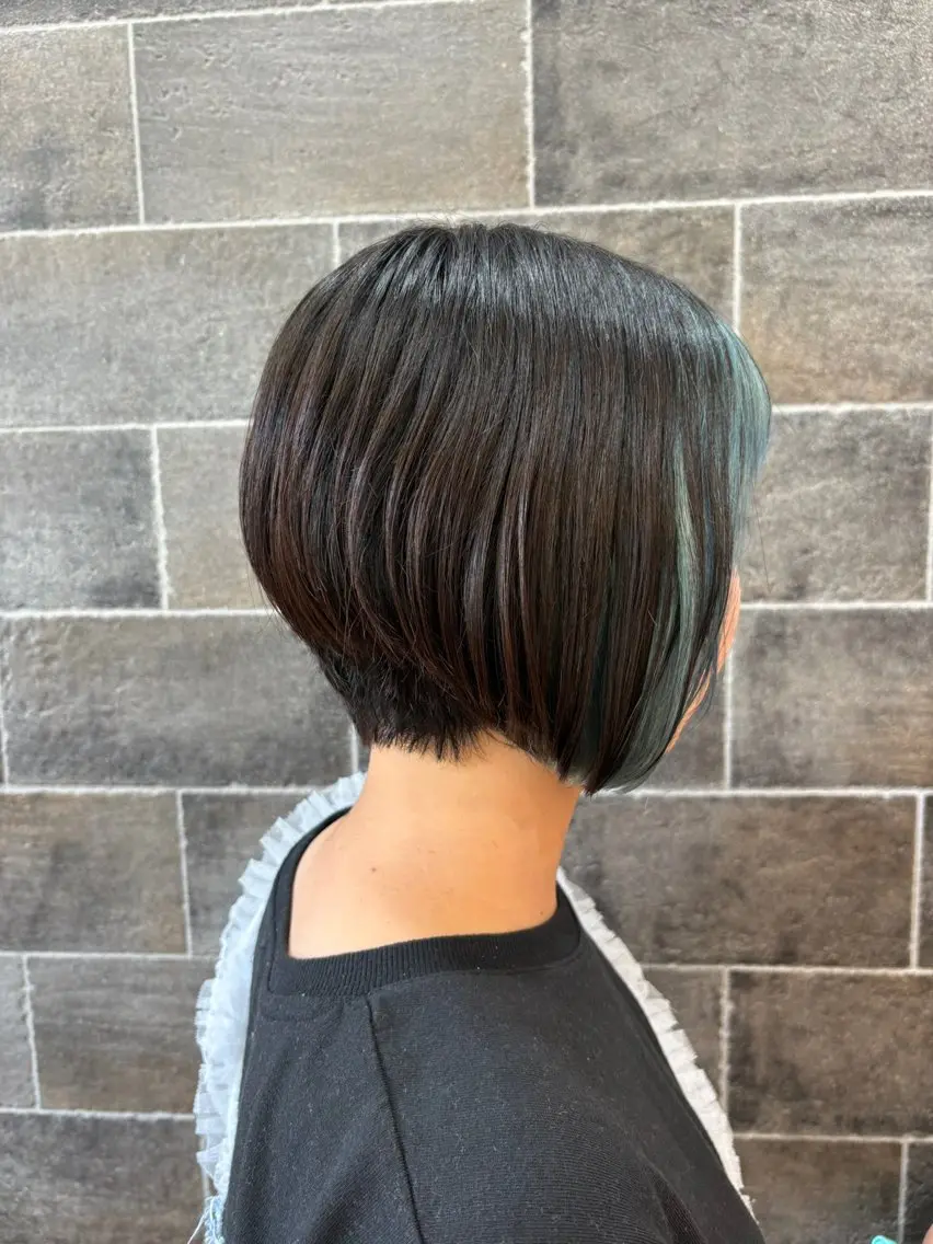 ショート 切りっぱなしボブ 前下がりボブ ショートボブ アッシュ ボブ 栗原 鈴華🌻のヘアスタイル