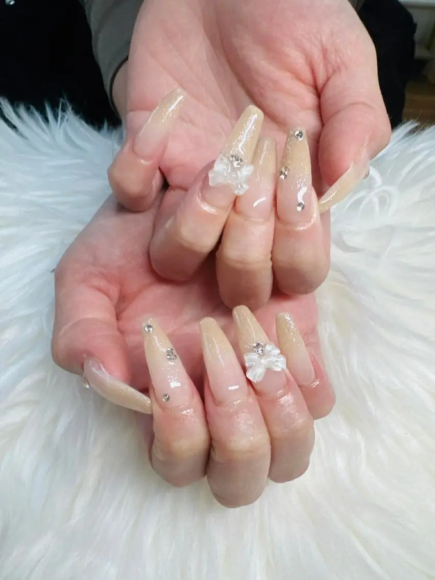 ネイル 桜ネイル フレンチネイル グラデーション 韓国ネイル マグネットネイル ハンドネイル Squen Nail shinjukuのネイルデザイン