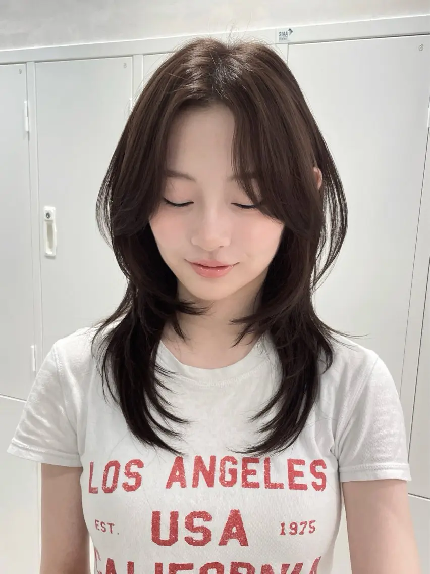 ミディアム カラー ヘアアレンジ アッシュ アッシュブラウン ブラウンカラー ハッシュカット カット ヘアカラー トリートメント 🎀透明感カラー 韓国ヘア🎀mahoのヘアスタイル