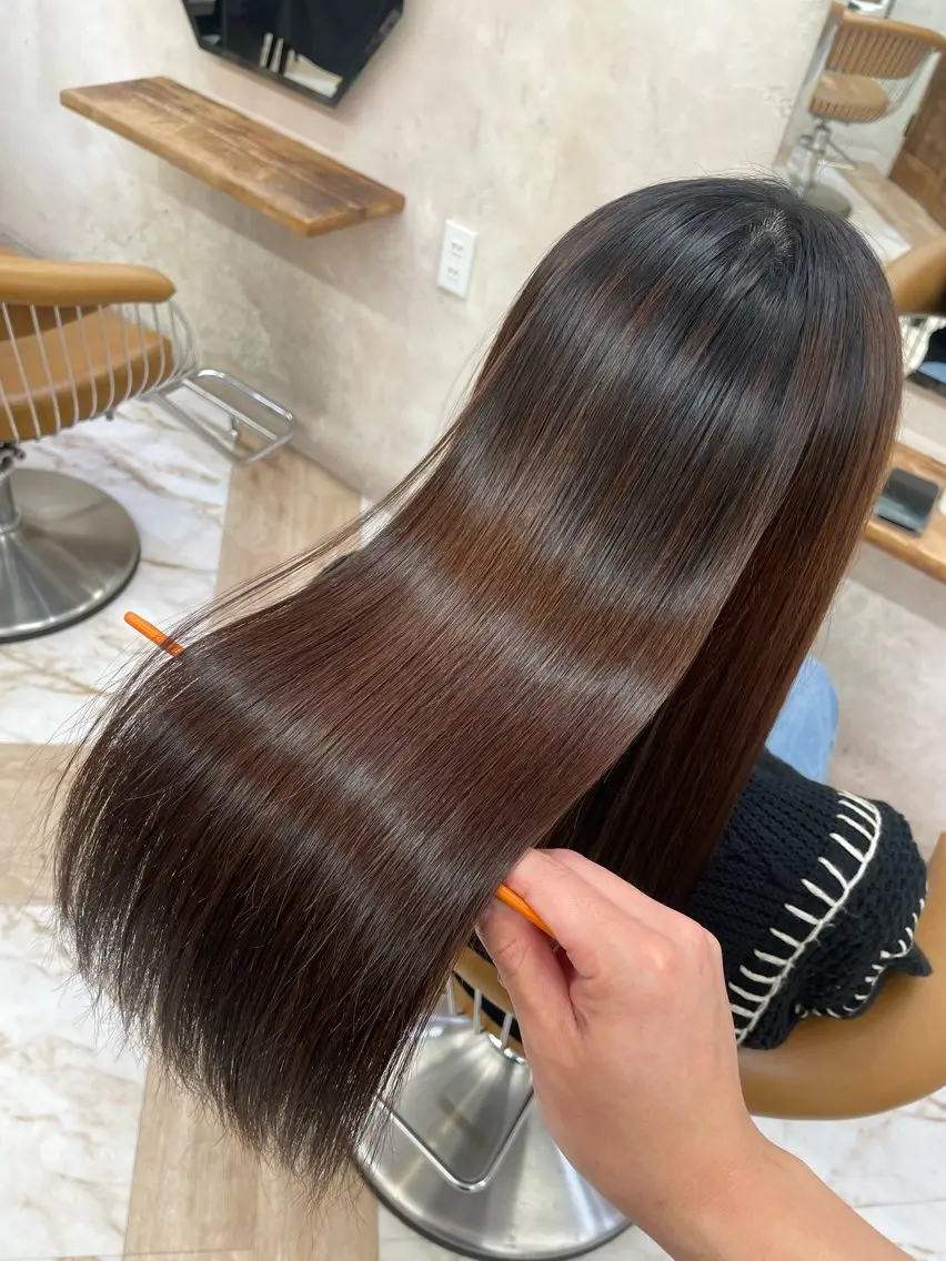 ロング 縮毛矯正 女性目線の可愛い ハイトーン/楓のヘアスタイル