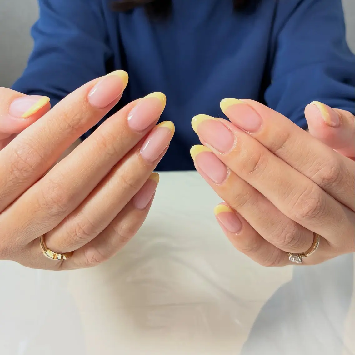 ネイル フレンチネイル 黄色 milimili アンナのネイルデザイン