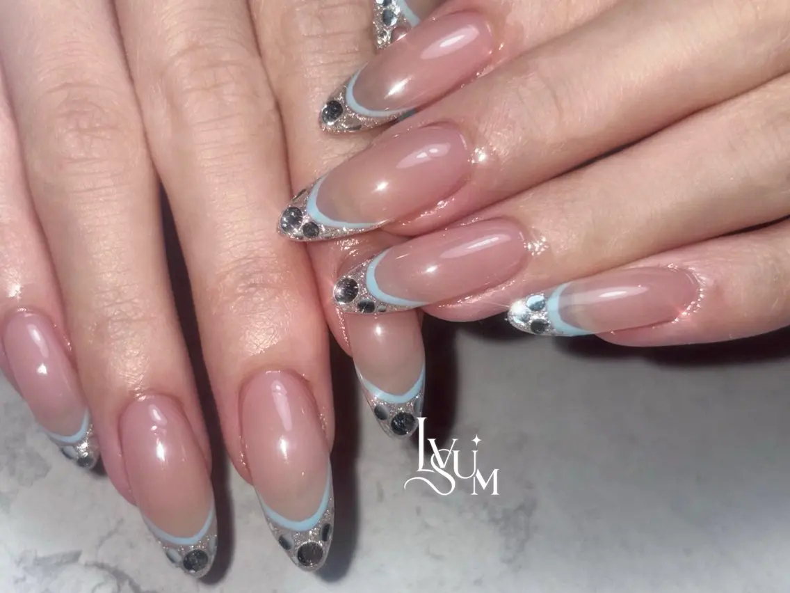 ネイル フレンチネイル ラメ(グリッター) ロングネイル lvsum nailのネイルデザイン