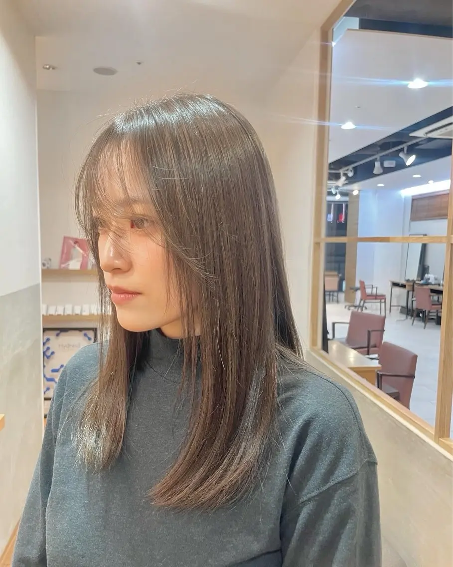 ミディアム カラー ベージュカラー ヘアカラー トリートメント 顔まわり🥨レイヤー /透明感/水口舞奈のヘアスタイル