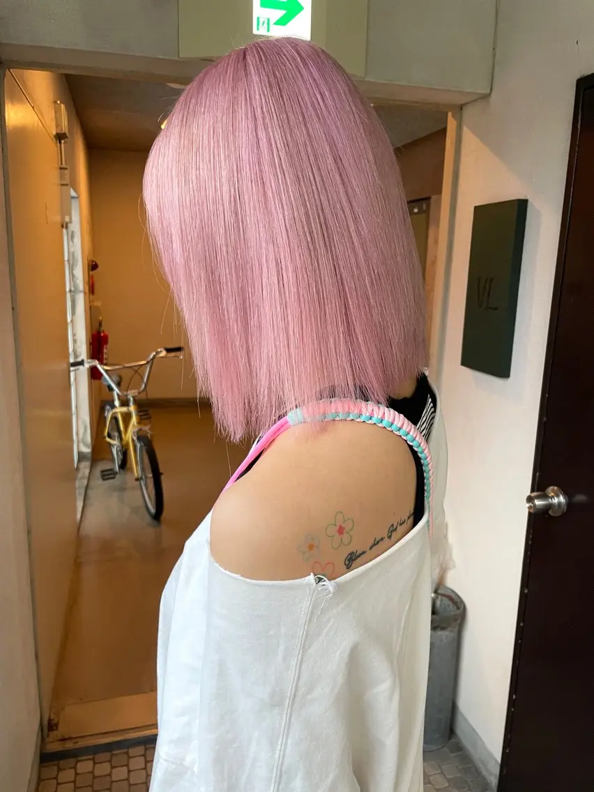 ミディアム カラー ブリーチ ブロンド vivre libreのヘアスタイル