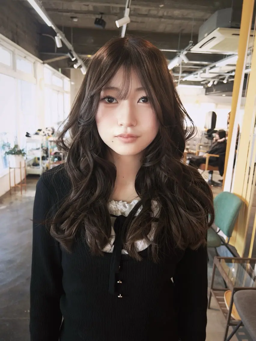 ロング カラー ブリーチ 透明感カラー ヘアカラー くまざき　なな /パーマモデル募集中のヘアスタイル