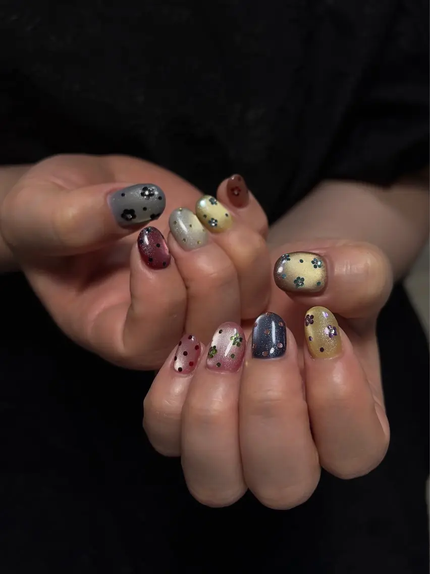 ネイル ホログラムネイル マグネットネイル ハンドネイル Hues  Nail Sasaraのネイルデザイン