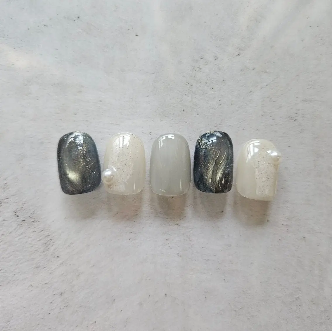 ネイル マグネットネイル ニュアンスネイル ハンドネイル Nailsalon manoのネイルデザイン
