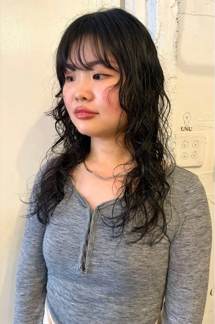 ロング パーマ レイヤーカット ロング カット パーマ トリートメント ＊UNU＊ RICOのヘアスタイル
