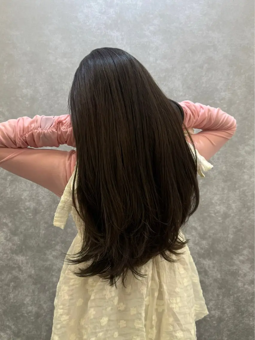 ロング カラー グレージュ オリーブグレージュ オリーブグレー カット ヘアカラー 🕯コバ/レイヤー/ 複雑履歴美髪縮毛🕯のヘアスタイル