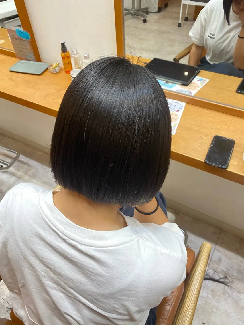 ショート 切りっぱなしボブ ボブ 縮毛矯正 トリートメント 田崎 暁大のヘアスタイル
