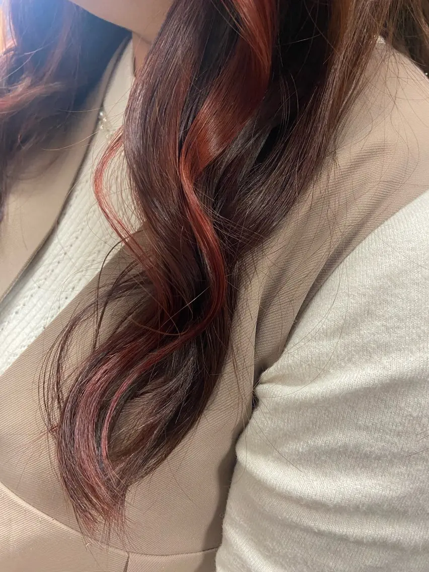 ロング カラー イヤリングカラー レッドカラー 千上 結希奈のヘアスタイル