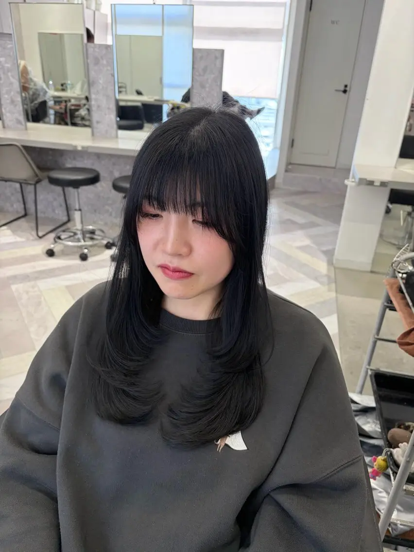 ロング カラー 韓国風ヘア レイヤーカット カット ヘアカラー トリートメント EIGHT /SHU🩶のヘアスタイル