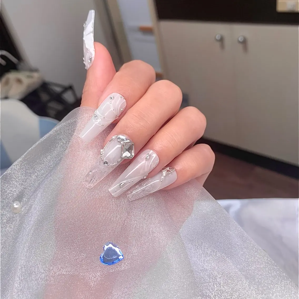 ネイル ブライダルネイル ホワイト xinh nailsのネイルデザイン