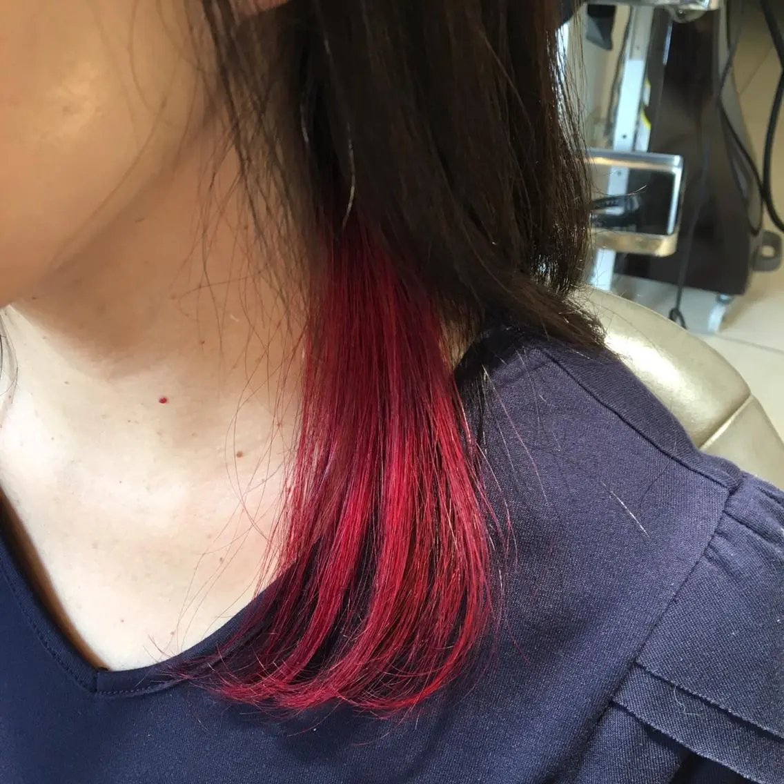カラー インナーカラー レッドカラー ブリーチしてても 綺麗にかかる縮毛矯正のヘアスタイル