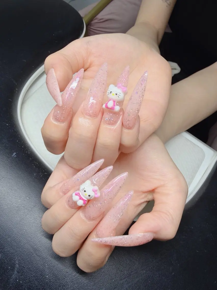 ネイル Lee Nailsのネイルデザイン