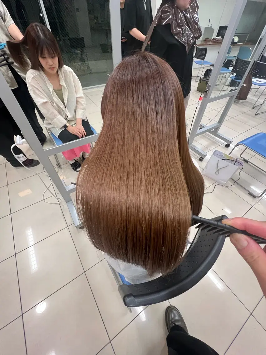 ✨髪質改善初心者にオススメ✨ブリーチ毛でもツヤツヤ✨新・髪質改善ストレート+毛先カットの写真