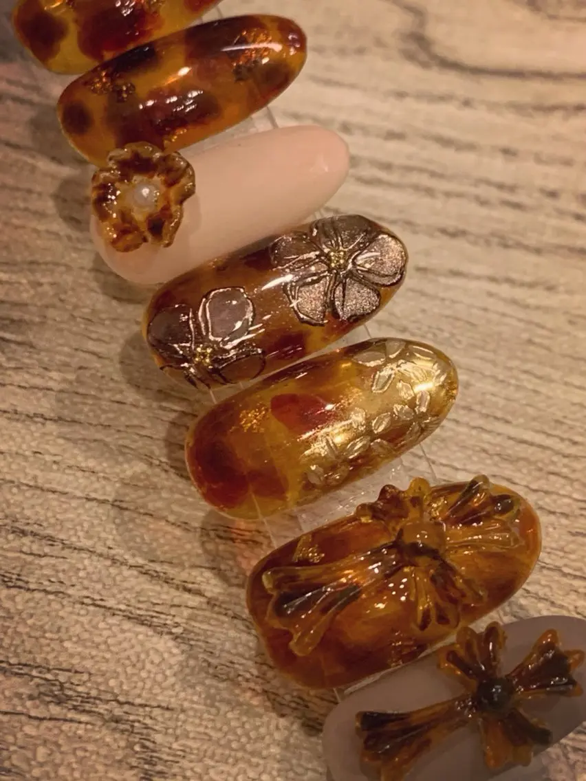 ネイル べっ甲ネイル ハンドネイル NAIL__ KOKOのネイルデザイン