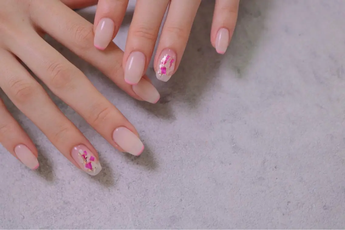 ネイル オーロラネイル カジュアル 長さ出し ジェルネイル 韓国ネイル ハンドネイル MH Nailのネイルデザイン