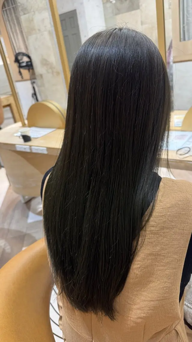 ロング ヘアカラー 橋本 りくのヘアスタイル