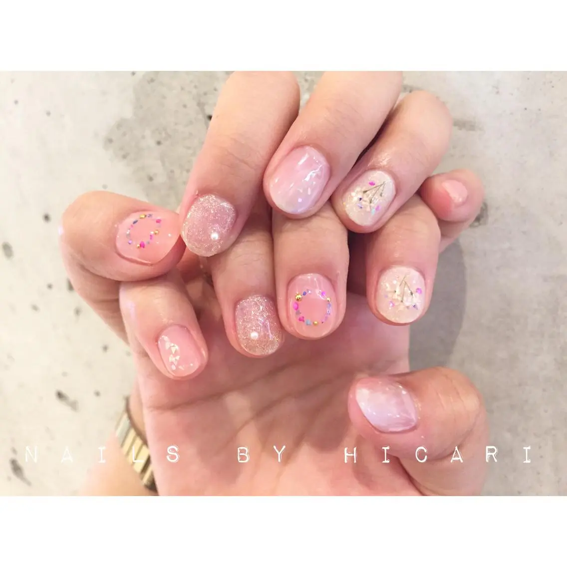 ショート カラー ネイル マツエク・マツパ ジェルネイル ニュアンスネイル パラジェル illum hicariのネイルデザイン