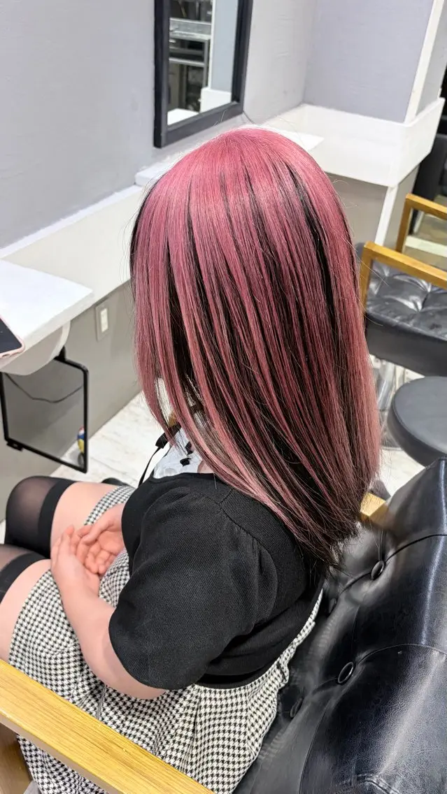 カラー 寒色ハイトーン GiseL AIRIのヘアスタイル