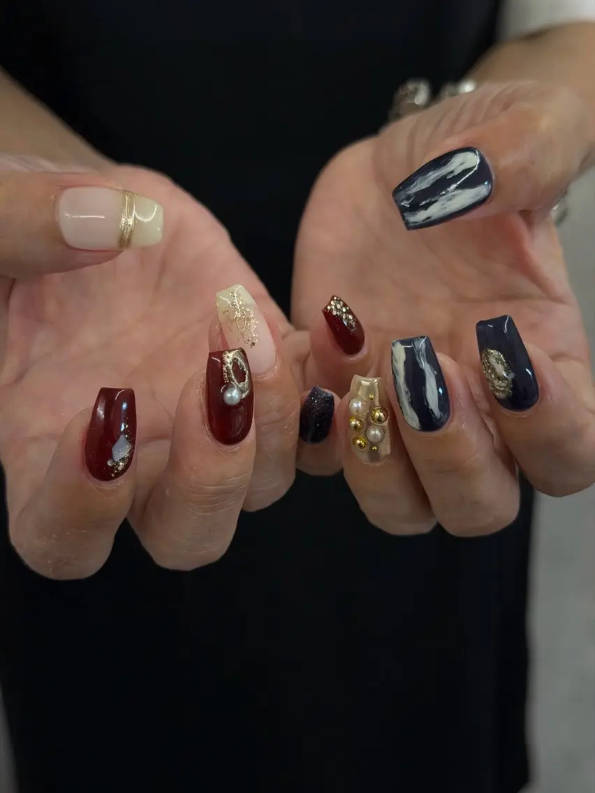 ネイル ボルドー ジェルネイル レース マグネットネイル ネイビー ハンドネイル ハンドケア Bana_ Nailのネイルデザイン