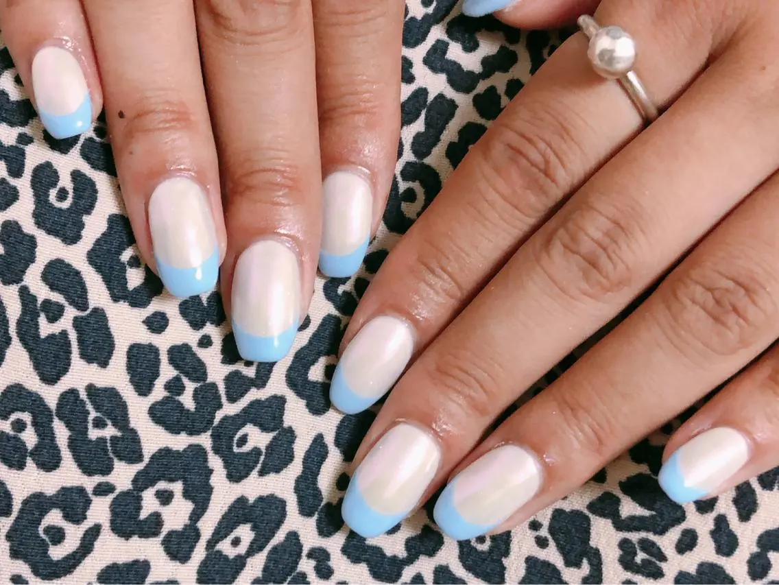 ネイル オーロラネイル フレンチネイル mogunail &blowのネイルデザイン