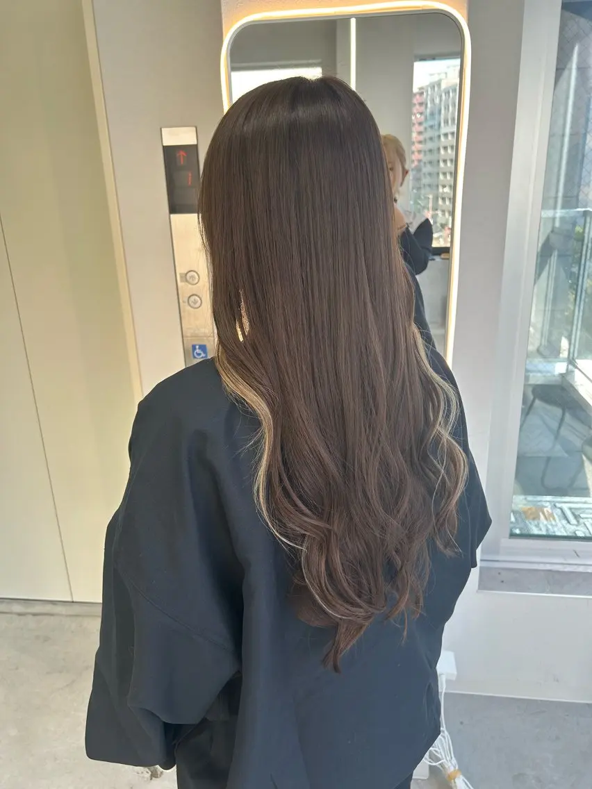ロング カラー ブロンド ヘアカラー トリートメント Gisel みらののヘアスタイル