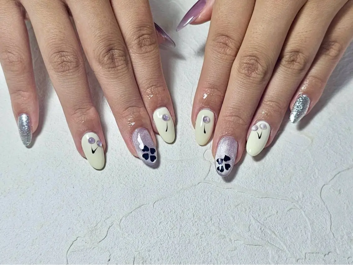 ネイル オーロラネイル フットネイル フレンチネイル ジェルネイル ハート ハンドネイル mogunail &blowのネイルデザイン