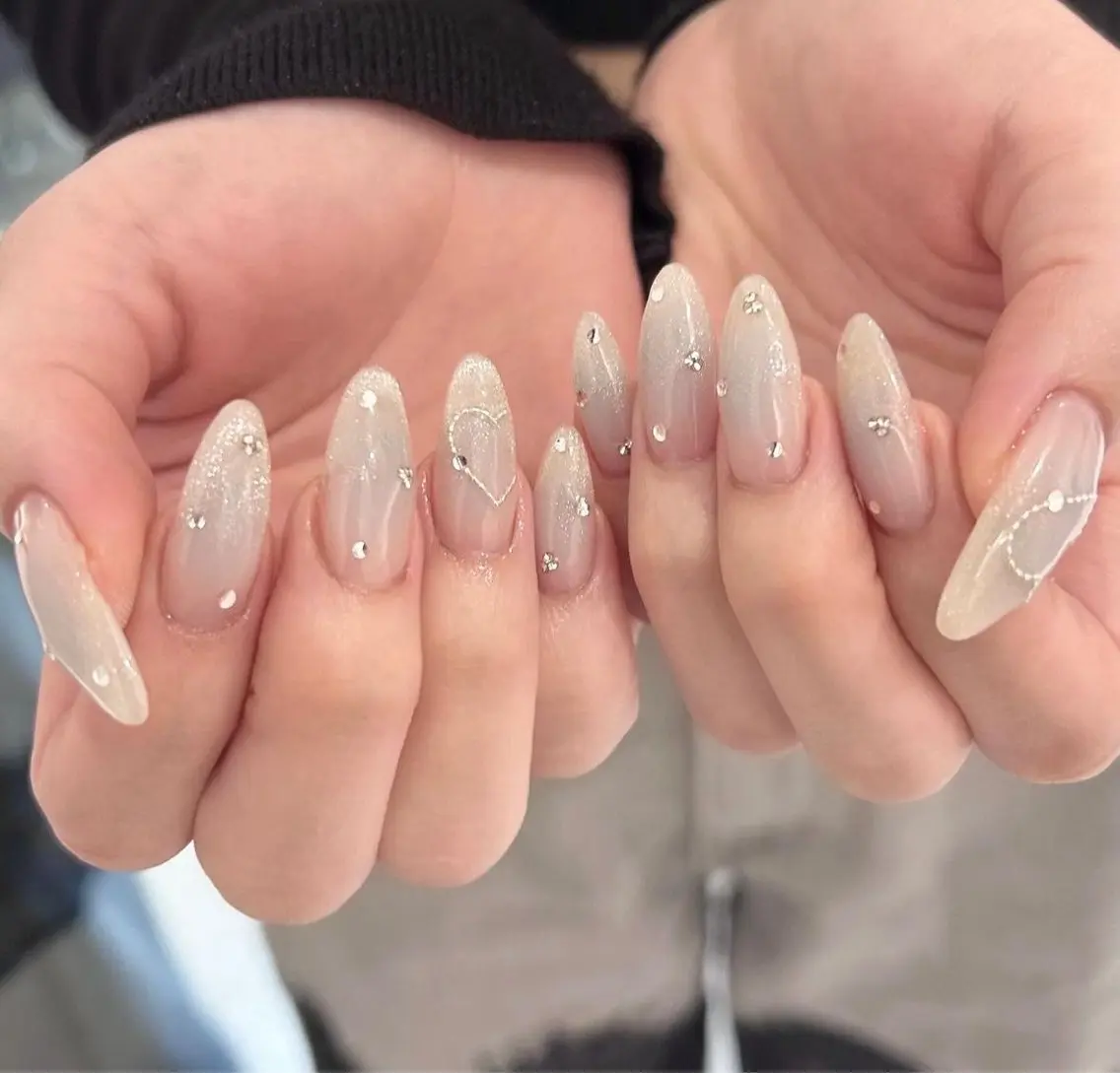 ネイル フレンチネイル キラキラネイル 韓国ネイル シンプルネイル ワンホンネイル ハンドネイル MEI Nailのネイルデザイン