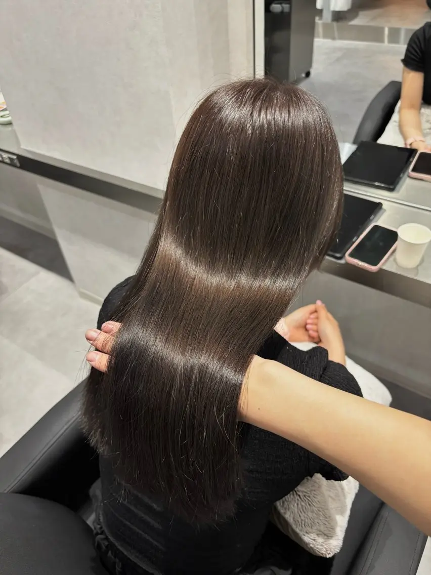 ロング カラー 透明感カラー 髪質改善 トリートメント カット ヘアカラー トリートメント 透明感/暖色カラー くるみのヘアスタイル