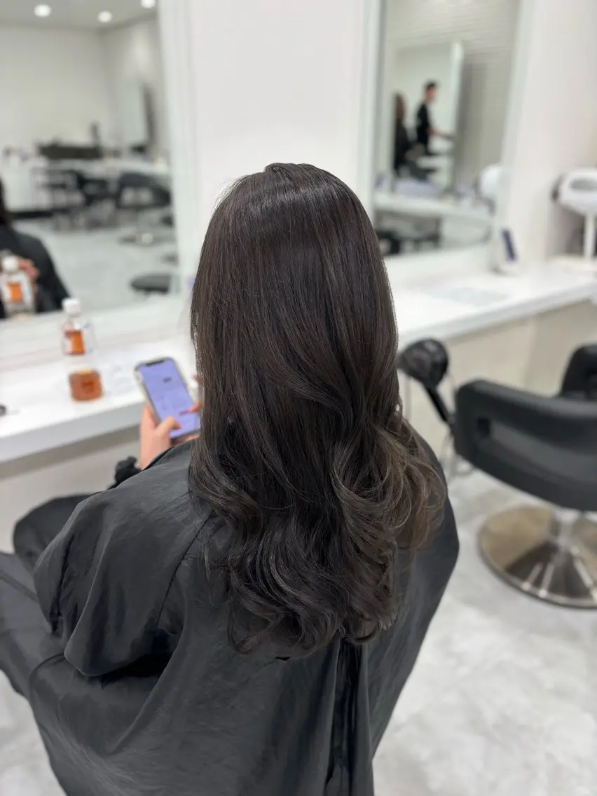 ロング ヘアカラー トリートメント ヘアセット 赤髪/ワインレッド/ 韓国系 まなかのヘアスタイル