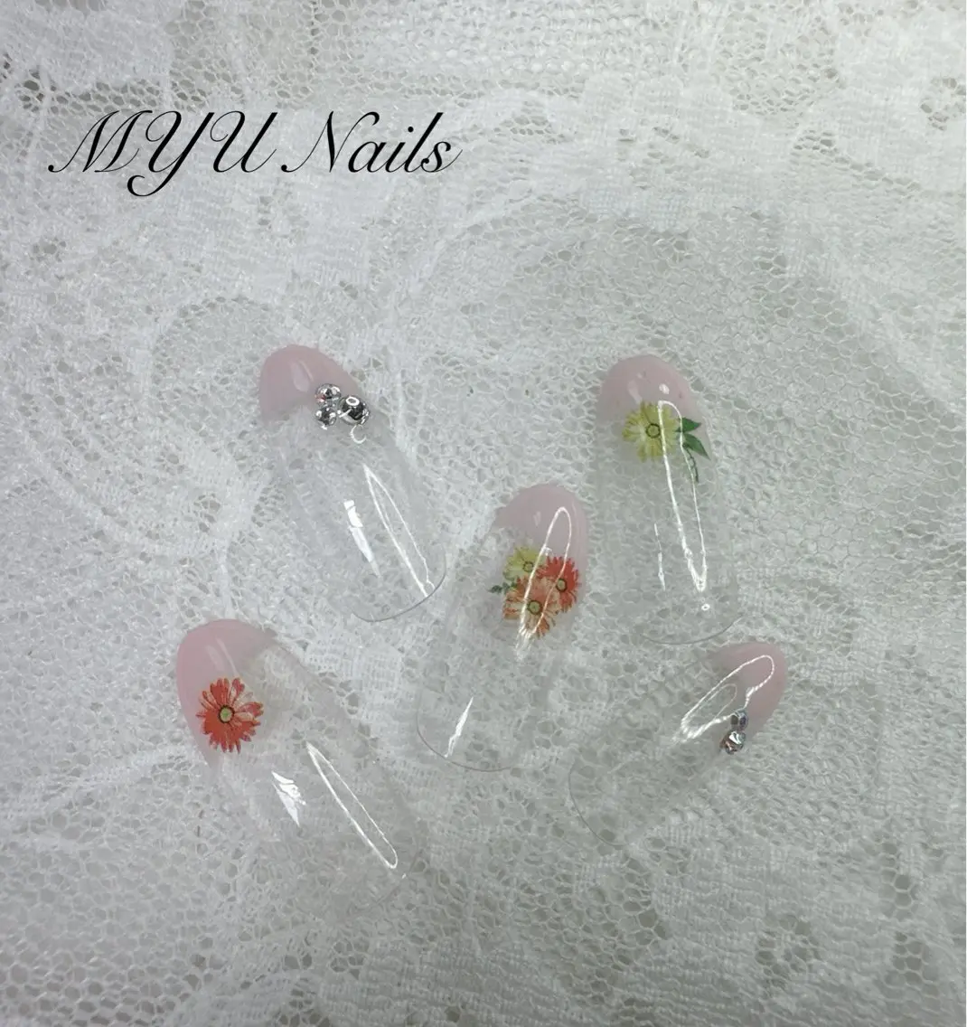 ネイル フレンチネイル ジェルネイル 持ち込み パラジェル ニュアンスネイル🌈 MYU Nailsのネイルデザイン