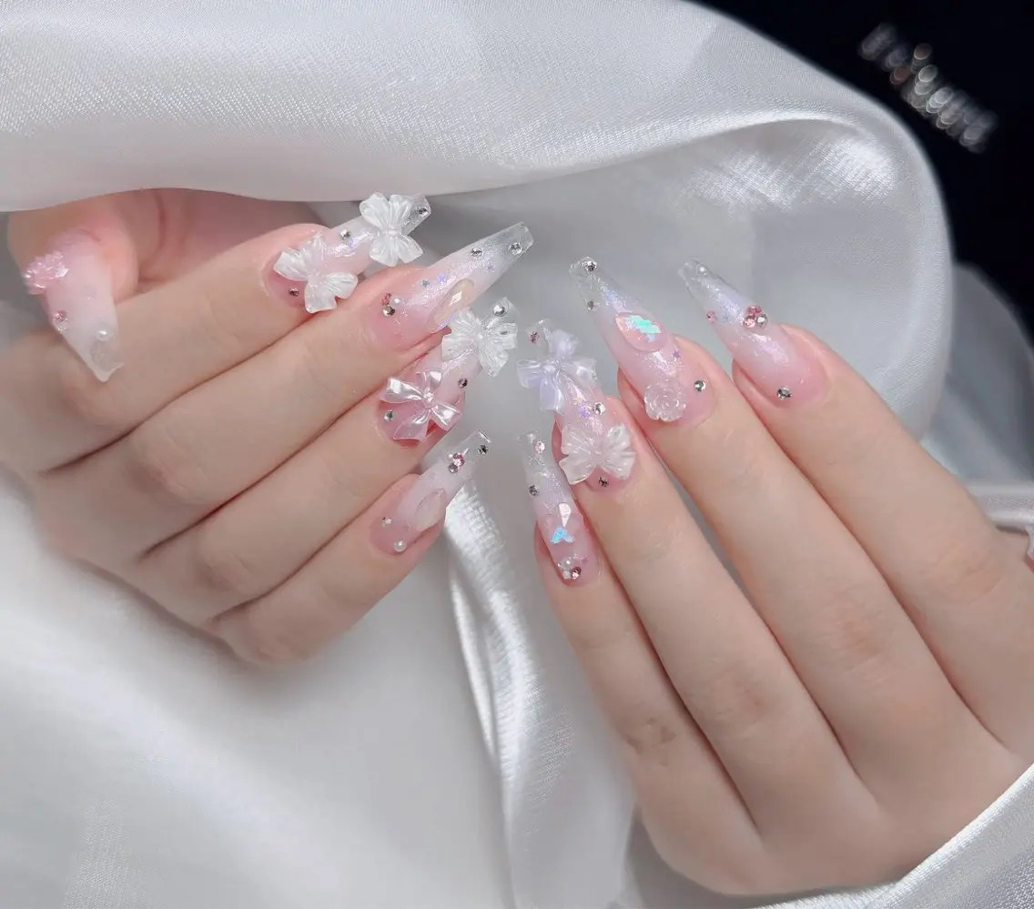 ネイル アートネイル ボルドー フレンチネイル ジェルネイル 氷ネイル・うるうるネイル ハンドネイル Julie NailSalonのネイルデザイン