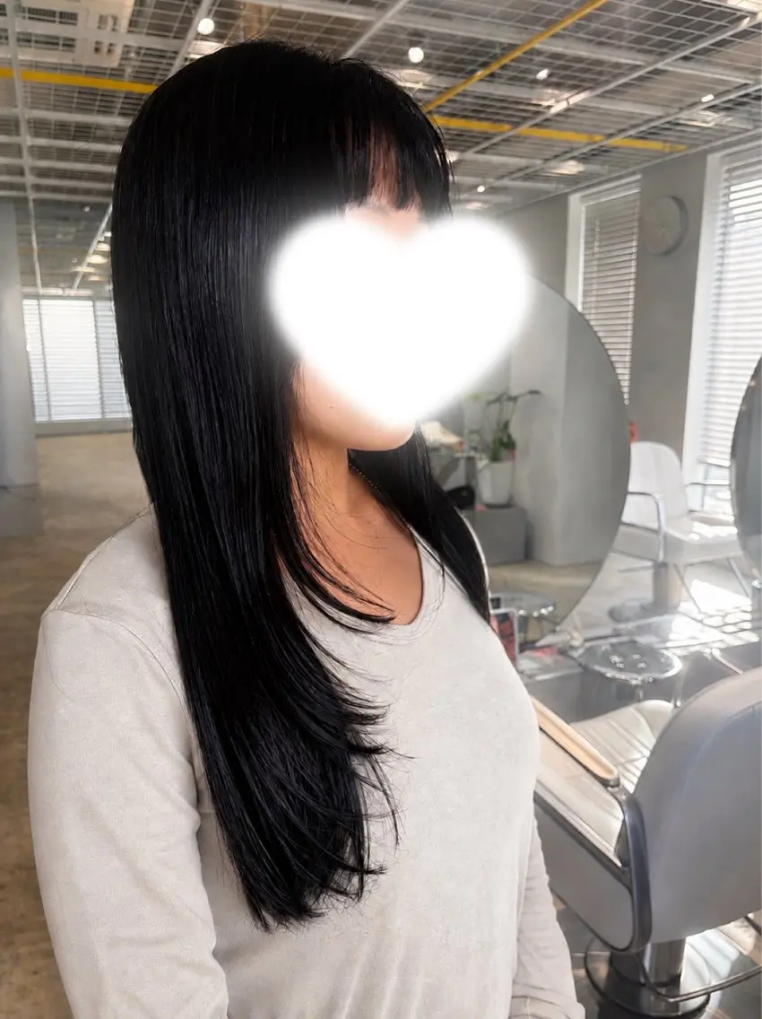 ミディアム 顔まわりレイヤー 顔周りカット レイヤーカット カット 村越 琉花のヘアスタイル