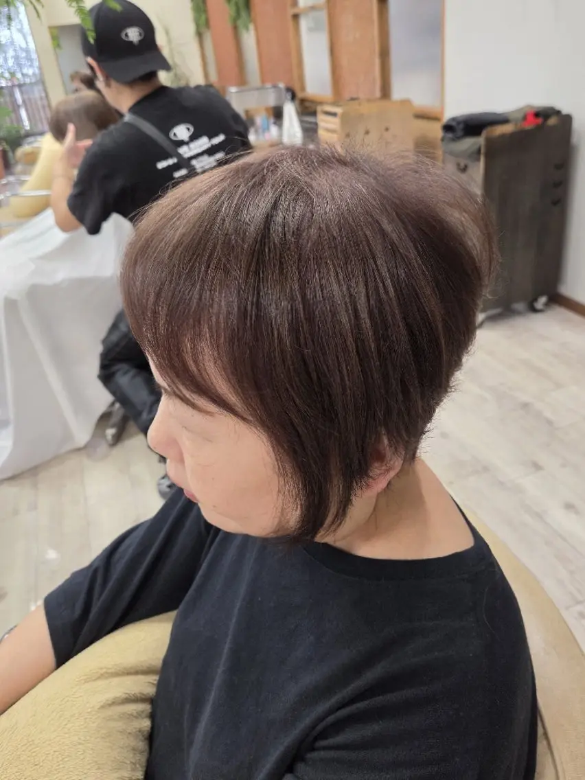 ショート カラー ブラウンカラー ラベンダーカラー ラベンダーブラウン 小久保 涼子のヘアスタイル