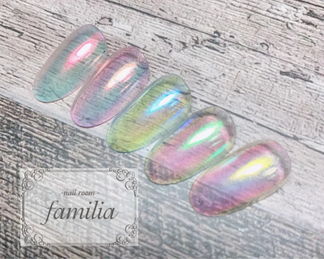 ネイル オーロラネイル -nailroom- familiaのネイルデザイン