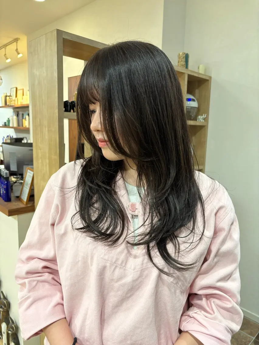 ロング ヘアカラー 大崎 凜のヘアスタイル