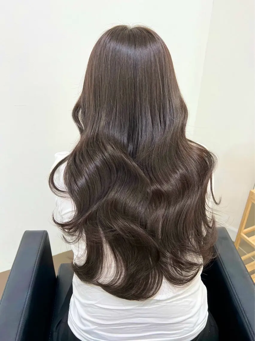 ロング カラー ヘアカラー トリートメント まほ/ 透明感カラーのヘアスタイル