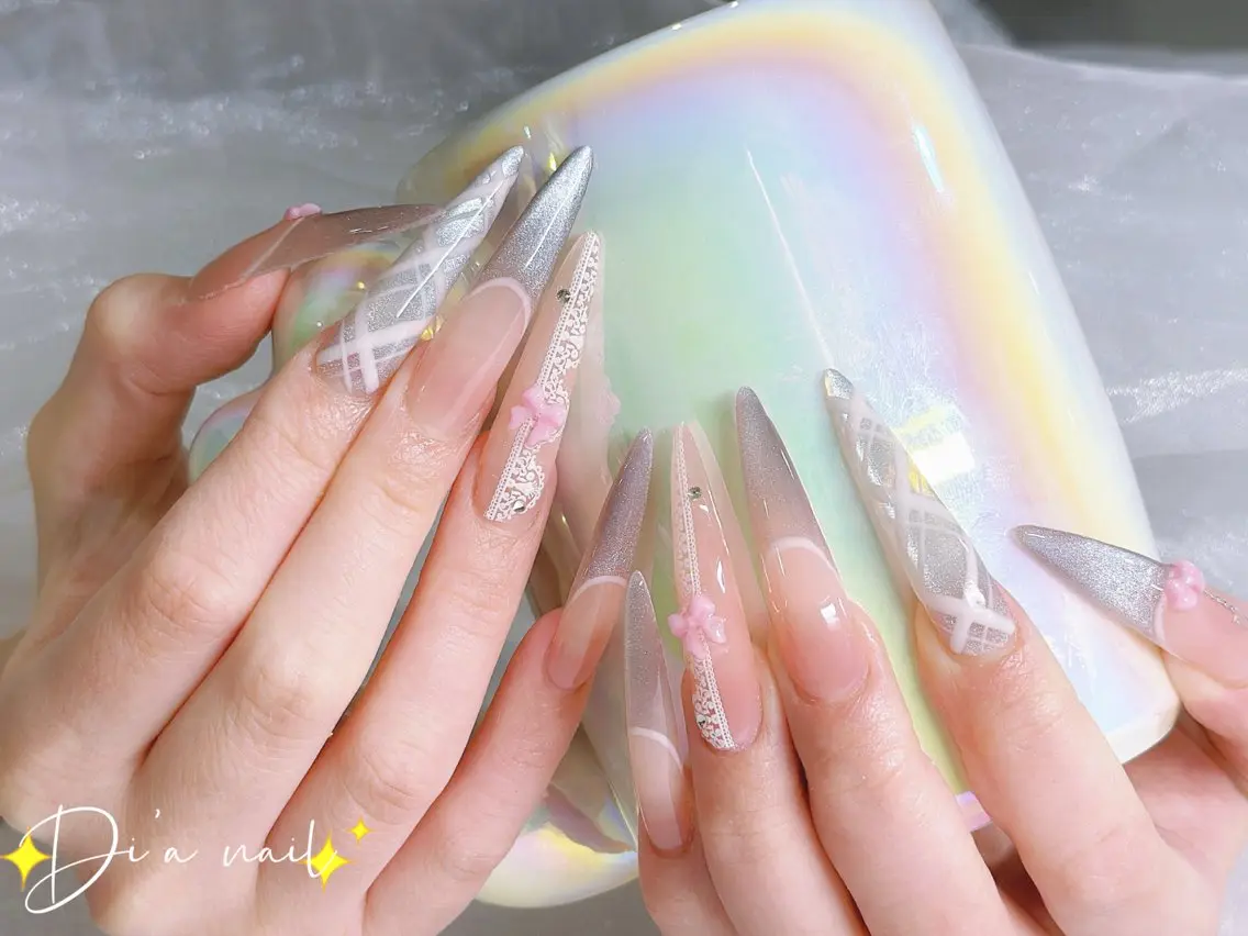 ネイル チークネイル ジェルネイル グラデーション マグネットネイル ニュアンスネイル Di'a nail ネイルサロンのネイルデザイン
