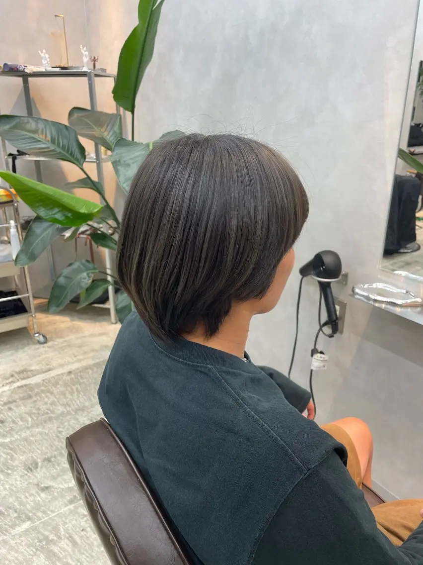 ショート カラー メンズ グレージュ ヘアカラー 竹森 鈴乃のヘアスタイル